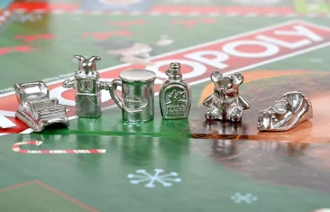Monopoly: Elf (англ.)