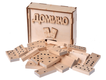 Домино в деревянной коробке