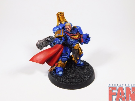 Warhammer 40k Ultramarines Primaris Captain with Power Fist (Pro-Painted)