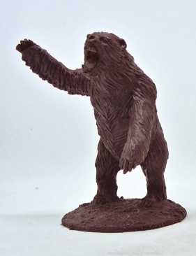 Медведь атакующий