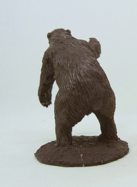 Медведь атакующий