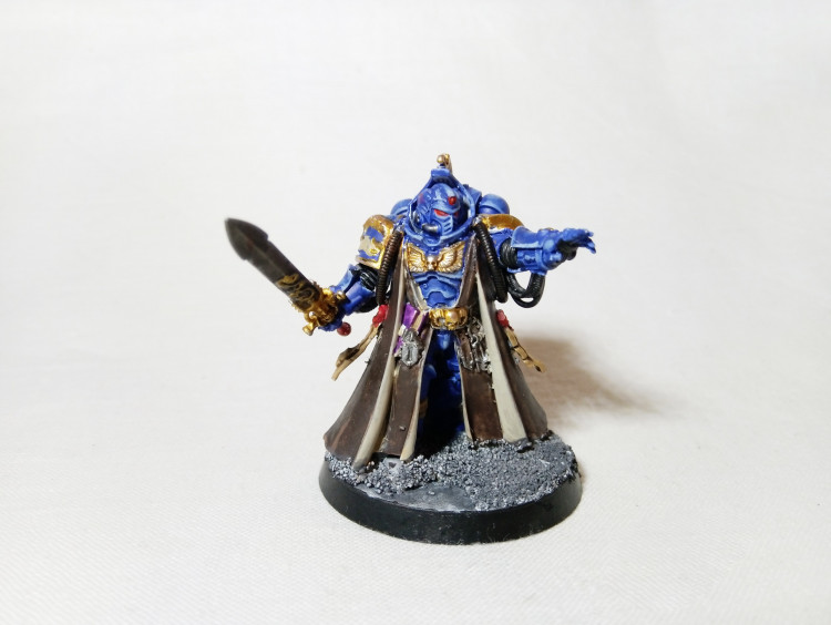 Warhammer 40k Space Marine Primaris Librarian (Pro-Painted)