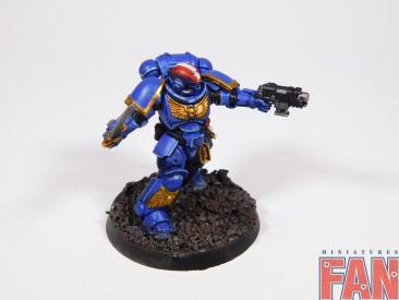 Warhammer 40k Primaris Space Marines Lieutenant with power sword (Pro-Painted)