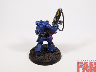 Warhammer 40k Primaris Space Marines Lieutenant with auto bolt rifle (Pro-Painted)