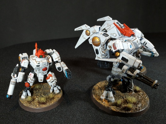 Warhammer 40k Tau Empire Commander and 2x XV8 Crisis Battlesuits (Tau Army item №6/9, Pro-Painted)