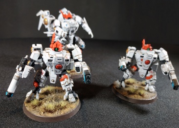 Warhammer 40k Tau Empire Commander and 2x XV8 Crisis Battlesuits (Tau Army item №6/9, Pro-Painted)