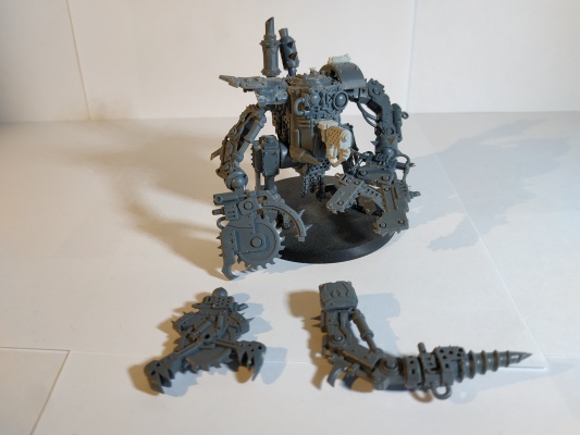 Warhammer 40000 Ork Killa Kan with nice customizations (on magnets)