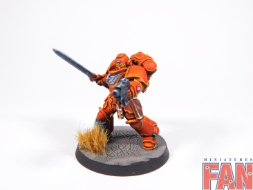 Warhammer 40k Space Marine Blood Angels Primaris Lieutenant (Pro-Painted)