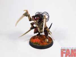 Warhammer 40K Tyranid Warrior with Alien customizations (Pro-Painted)
