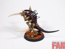Warhammer 40K Tyranid Warrior with Alien customizations (Pro-Painted)