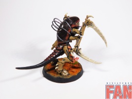 Warhammer 40K Tyranid Warrior with Alien customizations (Pro-Painted)