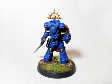 Warhammer 40k Space Marine Ultramarines Lieutenant Amulius (Pro-Painted)