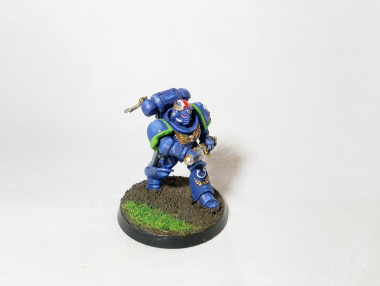 Warhammer 40k Space Marines Ultramarines Primaris Lieutenant Calsius (Pro-Painted)