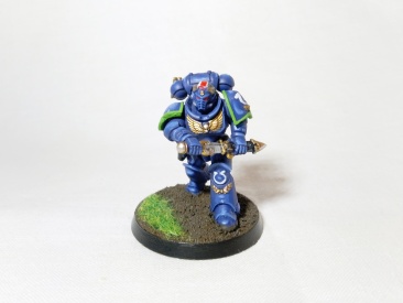 Warhammer 40k Space Marines Ultramarines Primaris Lieutenant Calsius (Pro-Painted)