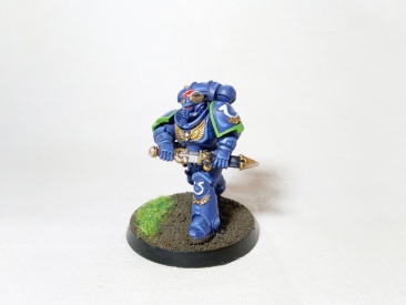 Warhammer 40k Space Marines Ultramarines Primaris Lieutenant Calsius (Pro-Painted)