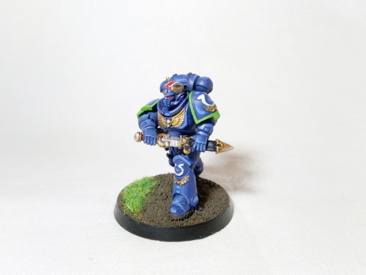 Warhammer 40k Space Marines Ultramarines Primaris Lieutenant Calsius (Pro-Painted)