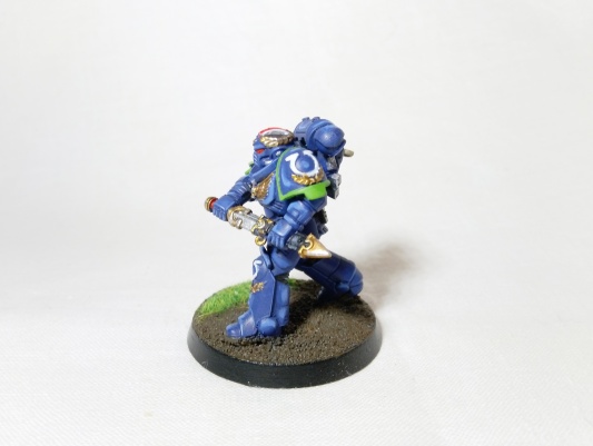 Warhammer 40k Space Marines Ultramarines Primaris Lieutenant Calsius (Pro-Painted)