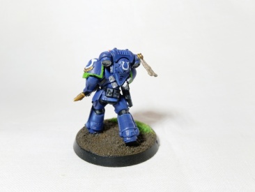 Warhammer 40k Space Marines Ultramarines Primaris Lieutenant Calsius (Pro-Painted)