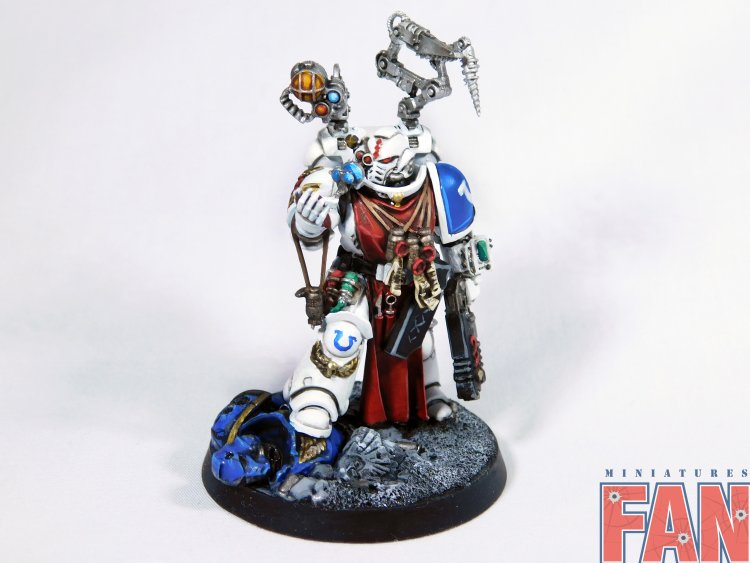 Warhammer 40k Space Marine Ultramarines Primaris Apothecary (Pro-Painted)