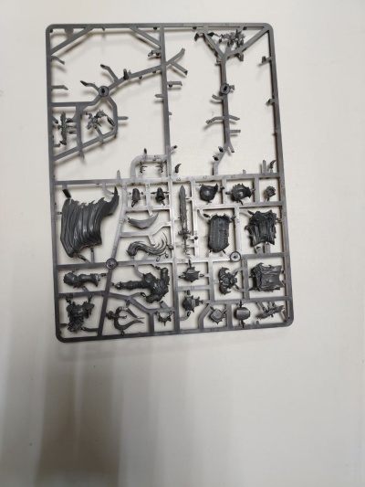 Archaon Everchosen частично собранный