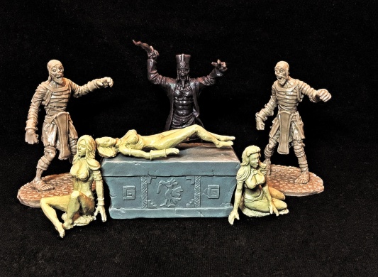 Жрец-колдун и рабыни (фиолет)