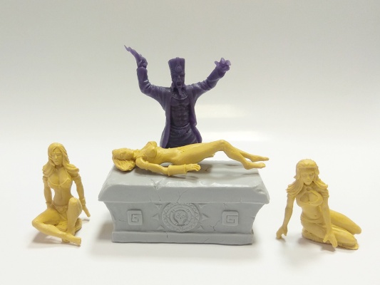 Жрец-колдун и рабыни (фиолет)