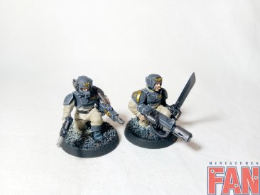 Warhammer 40k Astra Militarum Cadian Command Squad x10 (on magnets, Pro-Painted)