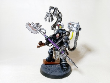 Warhammer 40k Space Marines Iron Hands Father Malkaan Feirros (Pro-Painted)