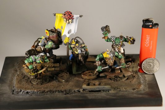Warhammer 40K Space Ork Boyz Diorama with x5 miniatures (Painted)