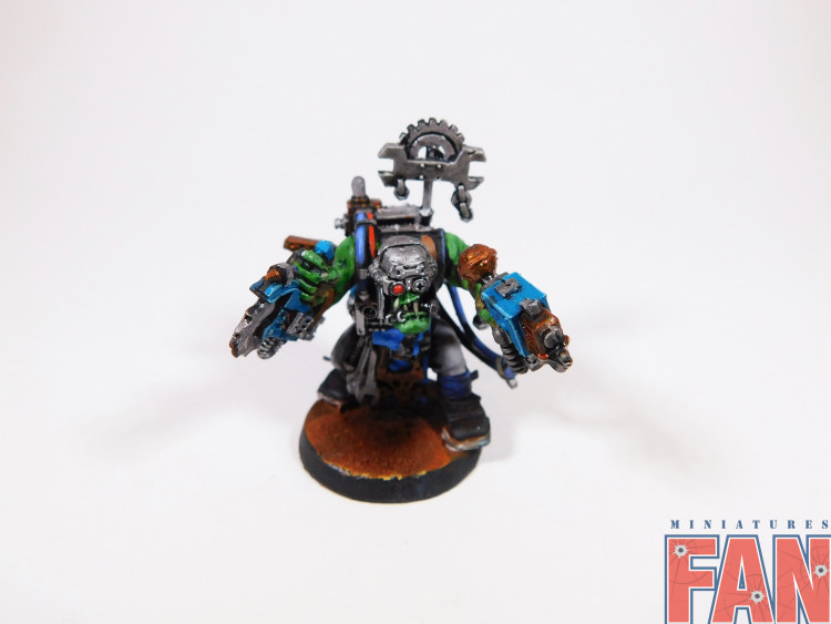 Warhammer 40k Ork Mek (Pro-Painted)
